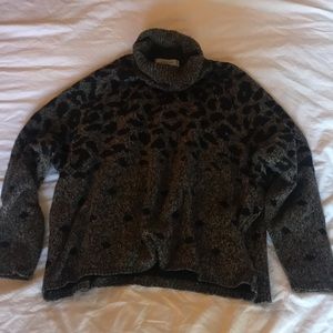 JOHN & JENN leopard turtleneck sweater Medium